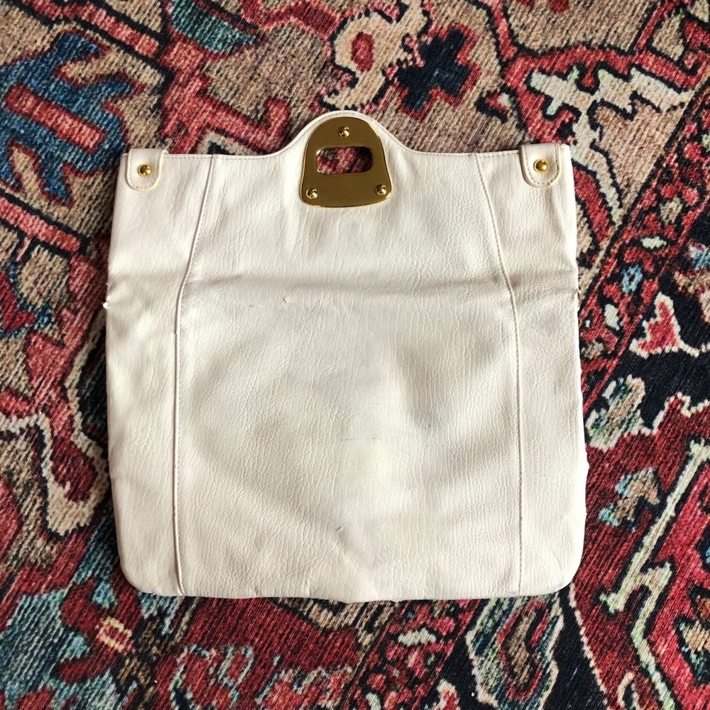 White and Gold Clutch - Picture 5 of 9